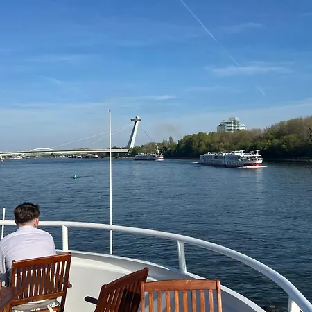 Apartment Trainstation *