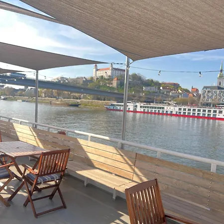 Trainstation Lägenhet *