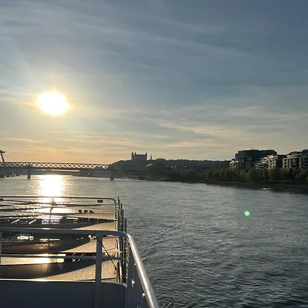 Apartment Trainstation