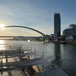 Trainstation Apartment